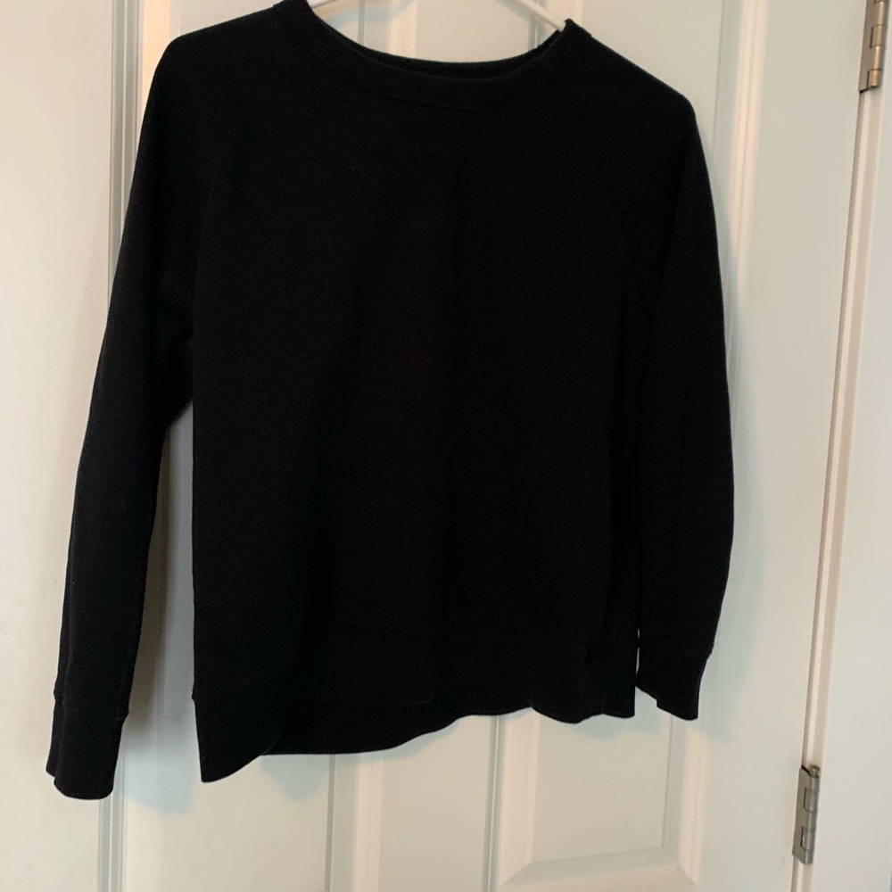 Black Old Navy crewneck